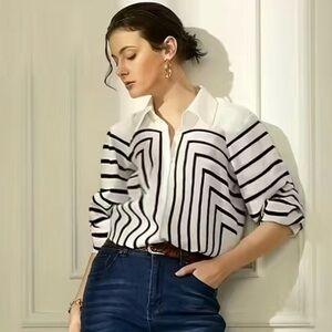 Black White Geo Print Button front blouse silky size small